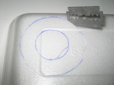 вырезаем лезвием деталь