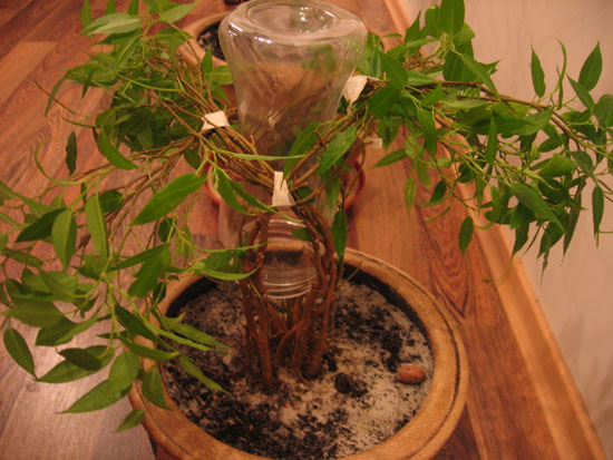 Крепления в четырех местах крест-накрест