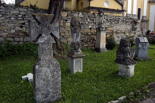 надгробники