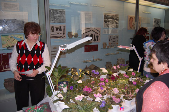 стол Валентины Острянко