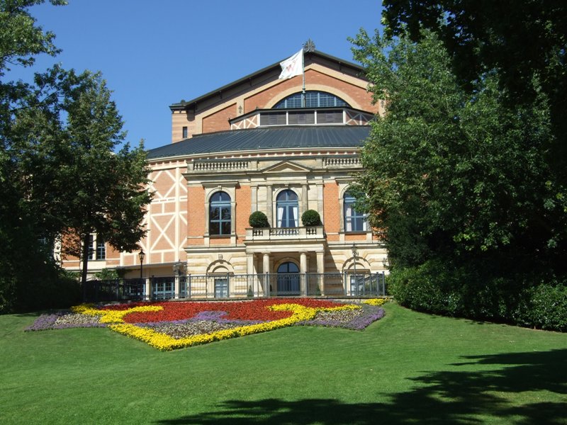 &quot;Вагнеровская опера&quot; перед которой &quot;стреляют&quot; билетики и безуспешно...