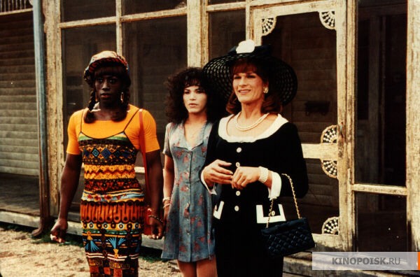 kinopoisk.ru-To-Wong-Foo-Thanks-for-Everything_2C-Julie-Newmar-18706.jpg