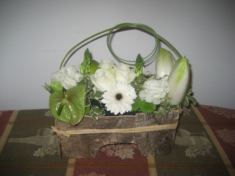 Бело-зеленая композиция