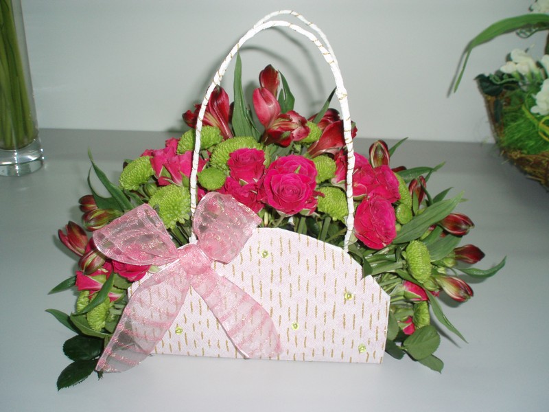 КОРЗИНКА С ЦВЕТАМИ