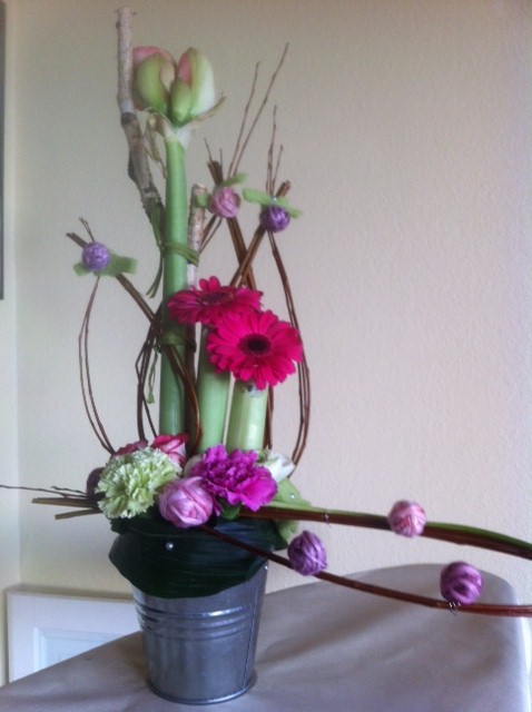 Композиция с амариллисом