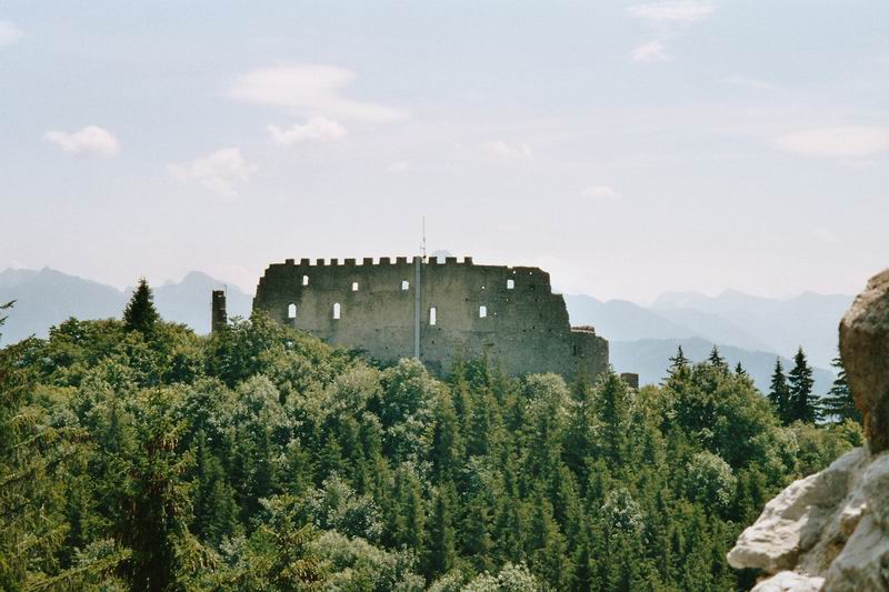 На след.день все оставшиеся и выжившие после перепоя в 10 утра пошли на гору фотографироваться,но лица лучше не показывать...